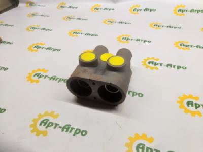 103866A3 Hydraulic Quick Coupling Assembly CNH
