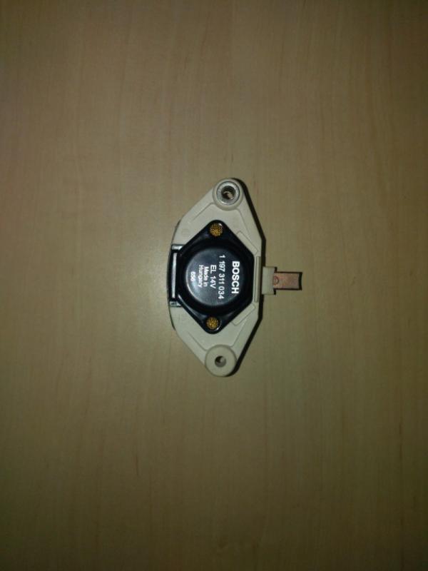 111899A1 Generator Regulator CNH