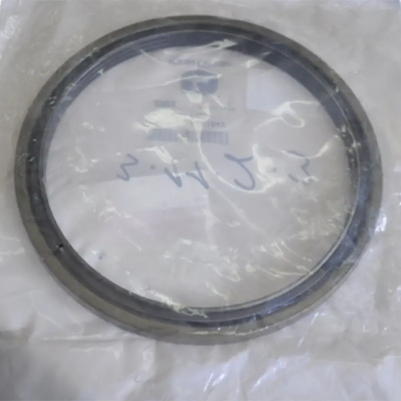 AL81842 Reinforced oil seal 167.8x198x13/15.5 John Deere