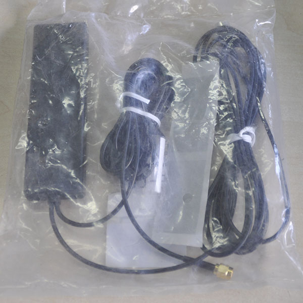 82654 Antena Trimble, SMA L1 GPS, TNC Cellular 806-9601710-2170 MHz