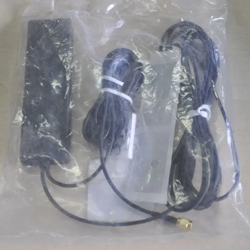 82654 Antena Trimble, SMA L1 GPS, TNC Cellular 806-9601710-2170 MHz
