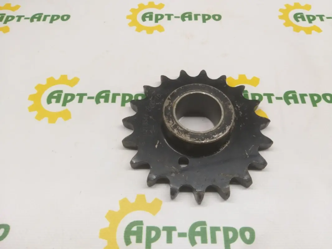 AH215152 Gear z-19 John DEERE A&I