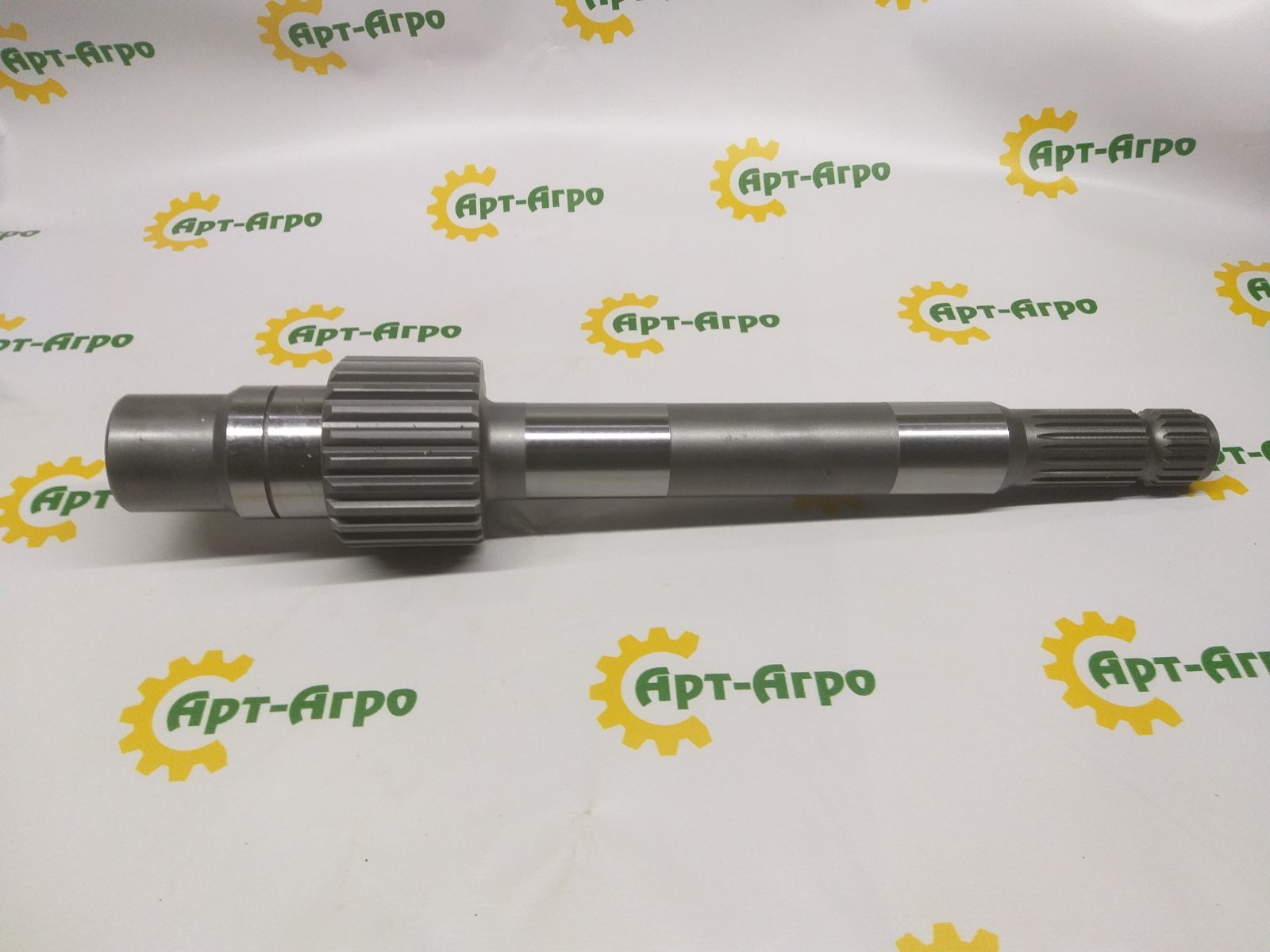 H213514 Short Reverse Shaft John Deere