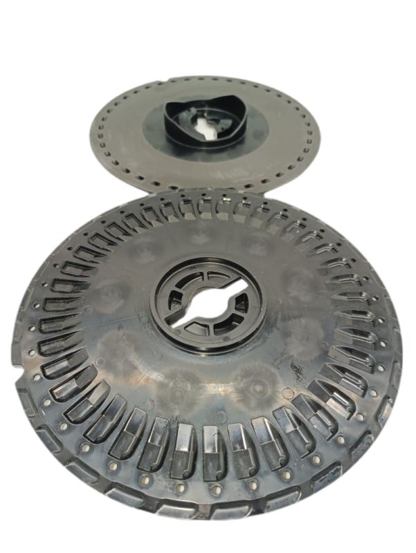 A52390 Seed disc for corn/sunflower 40 holes. small John Deere