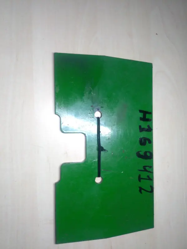 H169412 Plow John Deere