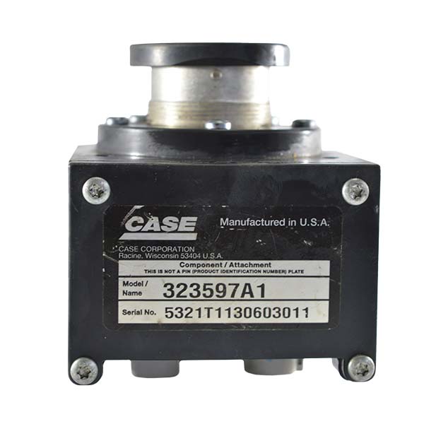 323597A1 Złącze elektryczne do podłączania sprzętu roboczego CNH