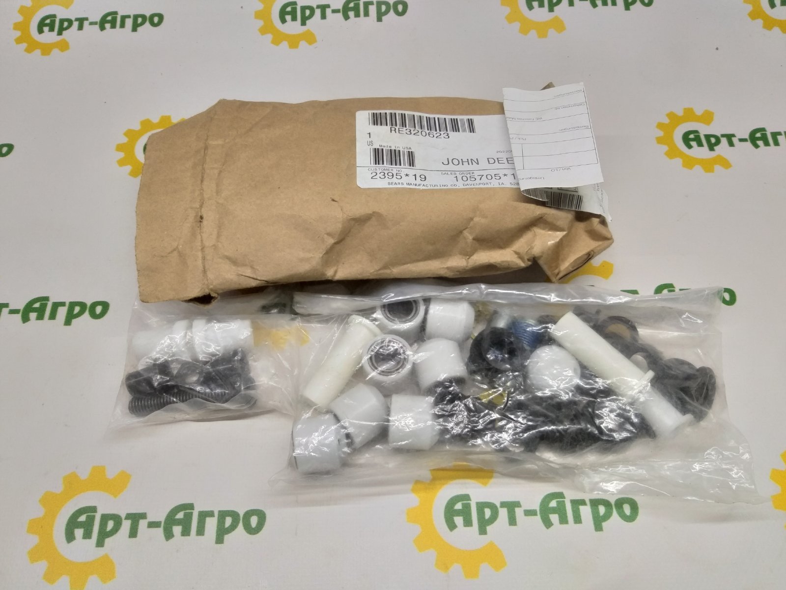 RE320623 Operator Seat Repair Kit John Deere