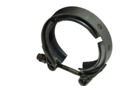 RE568261 Zacisk karbowany kolektora wydechowego John Deere