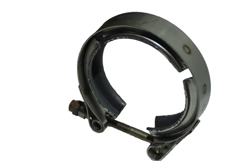 RE568261 Zacisk karbowany kolektora wydechowego John Deere