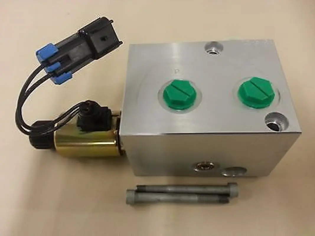 393904a1 Hydraulic Valve for Reverse Feeder CNH
