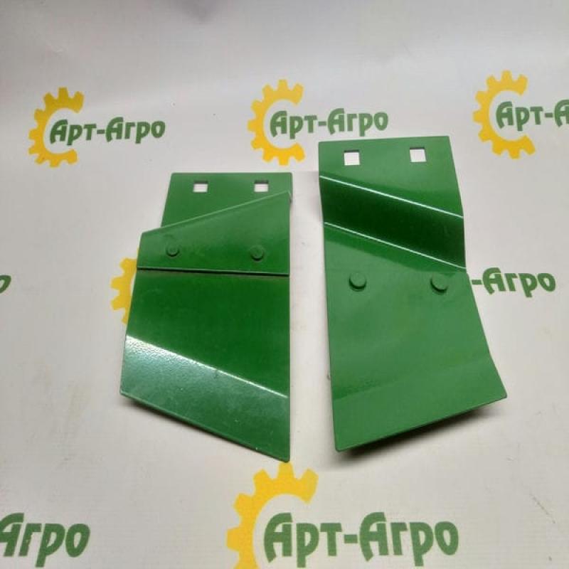 G26444 Left cleaning scraper for John Deere disc coulter (Greenly)