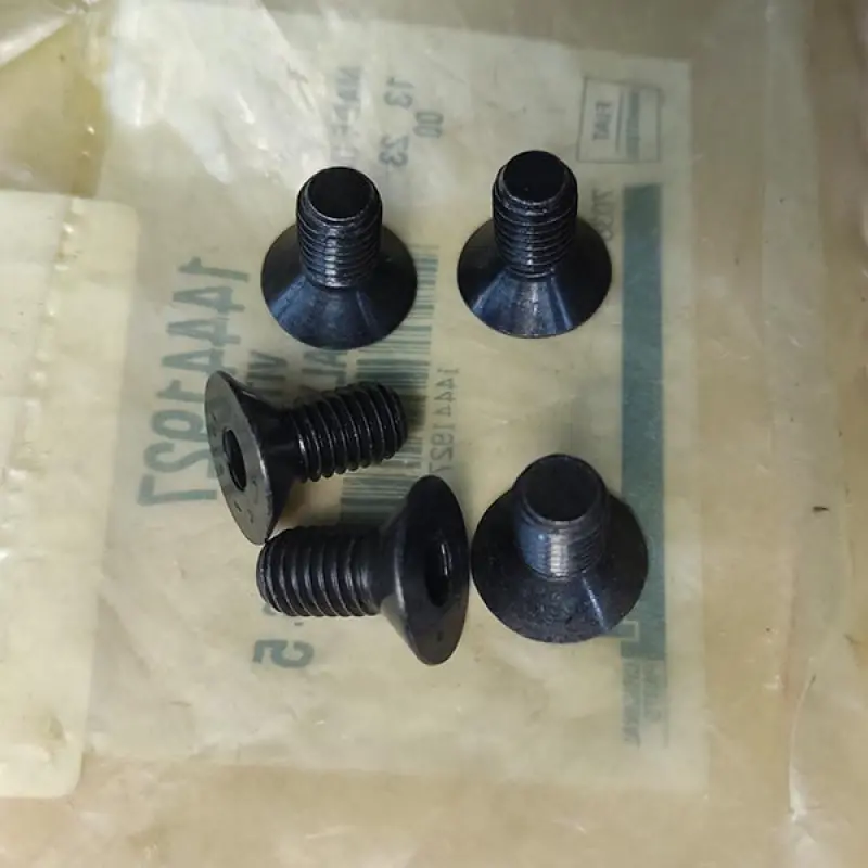 14441927 Bolt, M8x16mm, Cl 8.8, MRX870 CNH