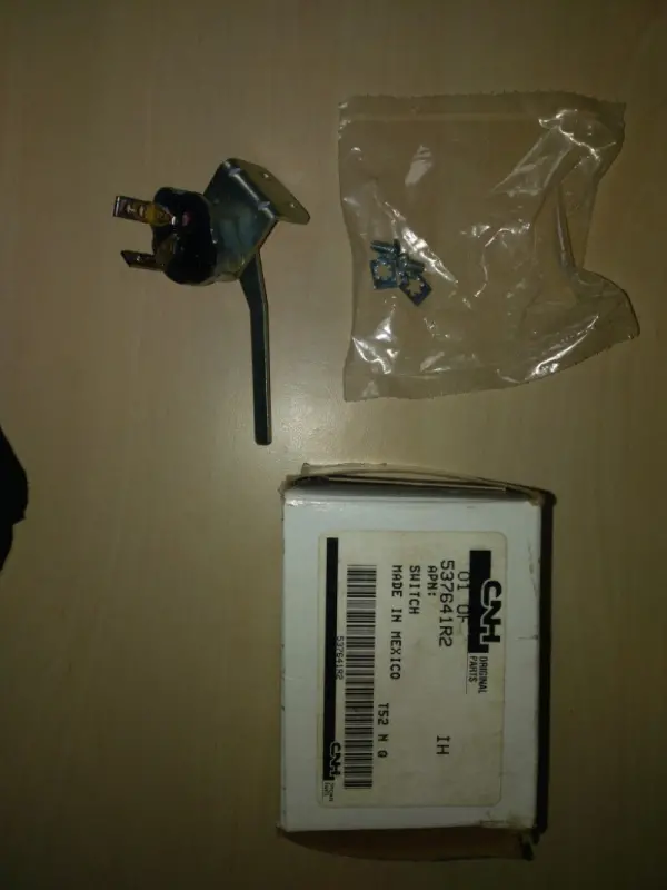 537641R2 CNH unloading auger sensor