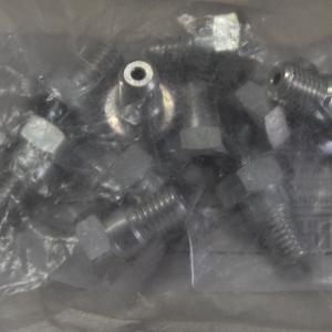 40282408 Спецболт M10x1.5 отверстие M6x1 Matermacc