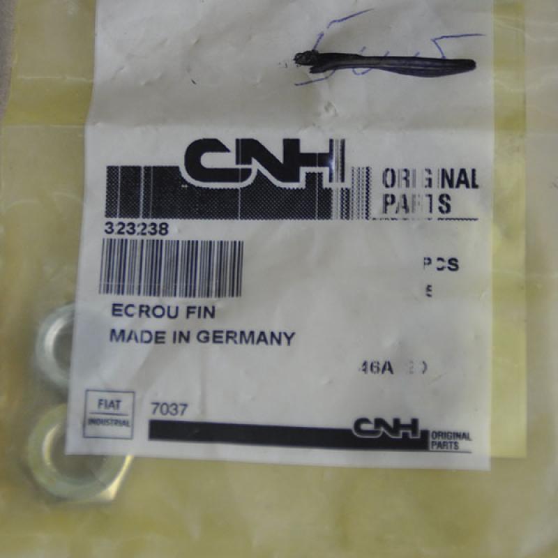 323238 Nakrętka M12x1,75 CNH