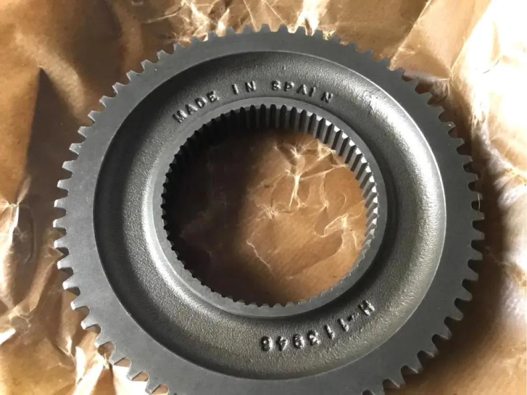 H113946 Front Sprocket JOHN DEERE