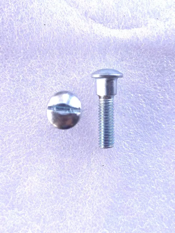 H158343 Long Knife Segment Screw 25 mm John Deere (Royal Tiger)