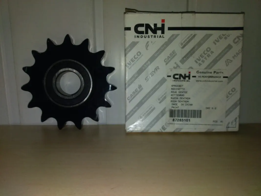 87283101 Gear Z-15, tensioner for the auger drive of CNH combine