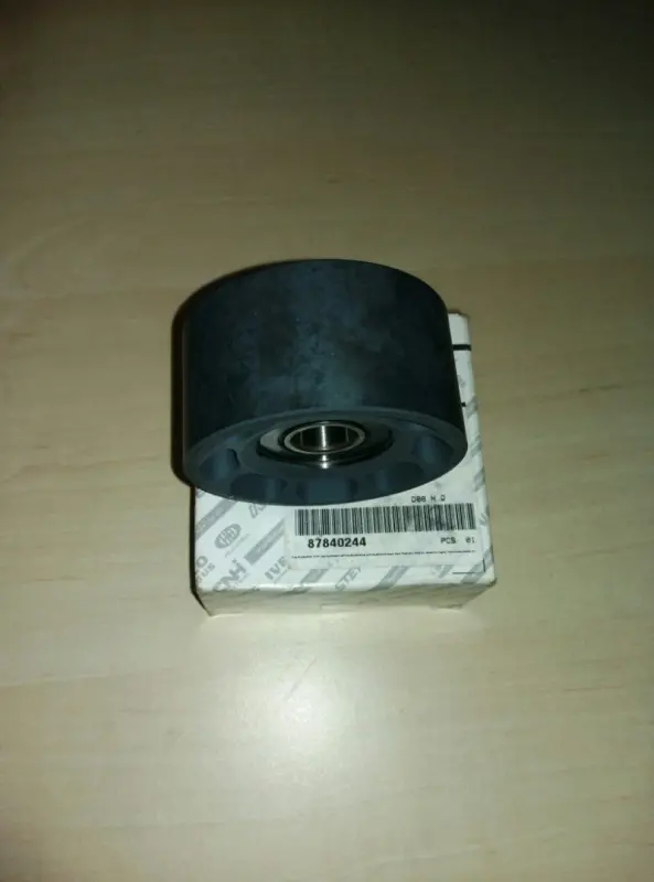 87840244 Rolka napinająca CNH