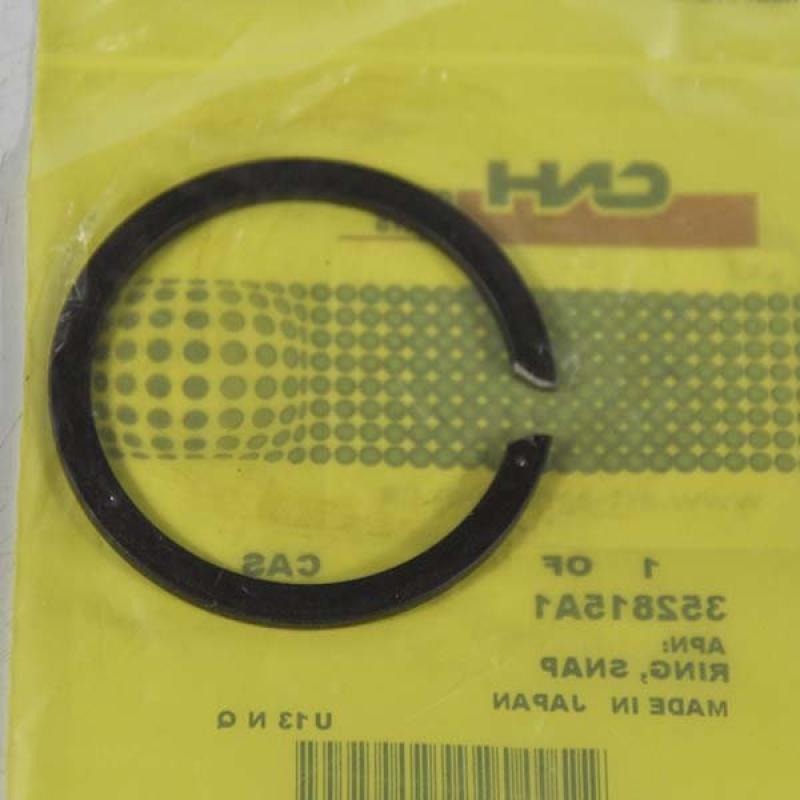 352815A1 Locking Ring CNH