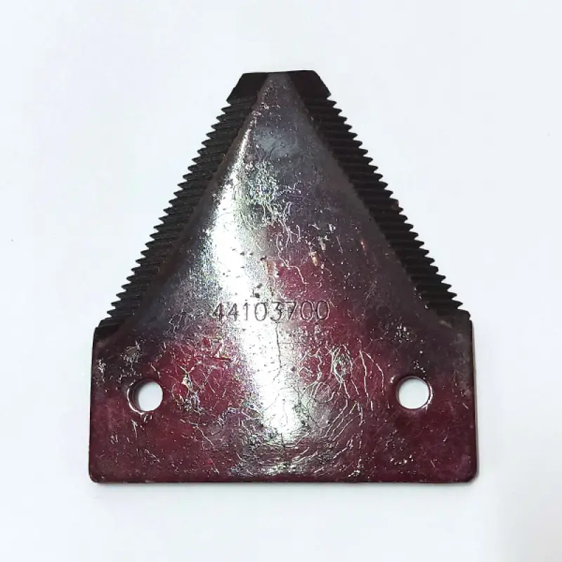 44103700 Segment noża żniwiarki New Holland (czerwony, ząb średni) Polska