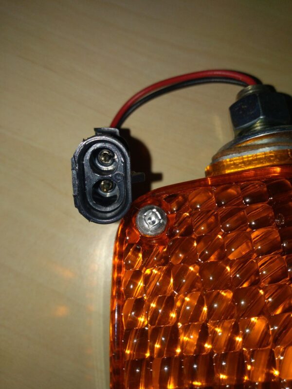 192052A1 Lampa obrysowa CNH - obrazek 3
