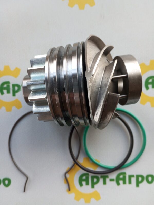 RE521503 Pompa wodna John Deere (Help Parts)