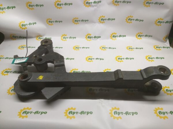 AA71197 Dźwignia mocowania redlic lewa John Deere