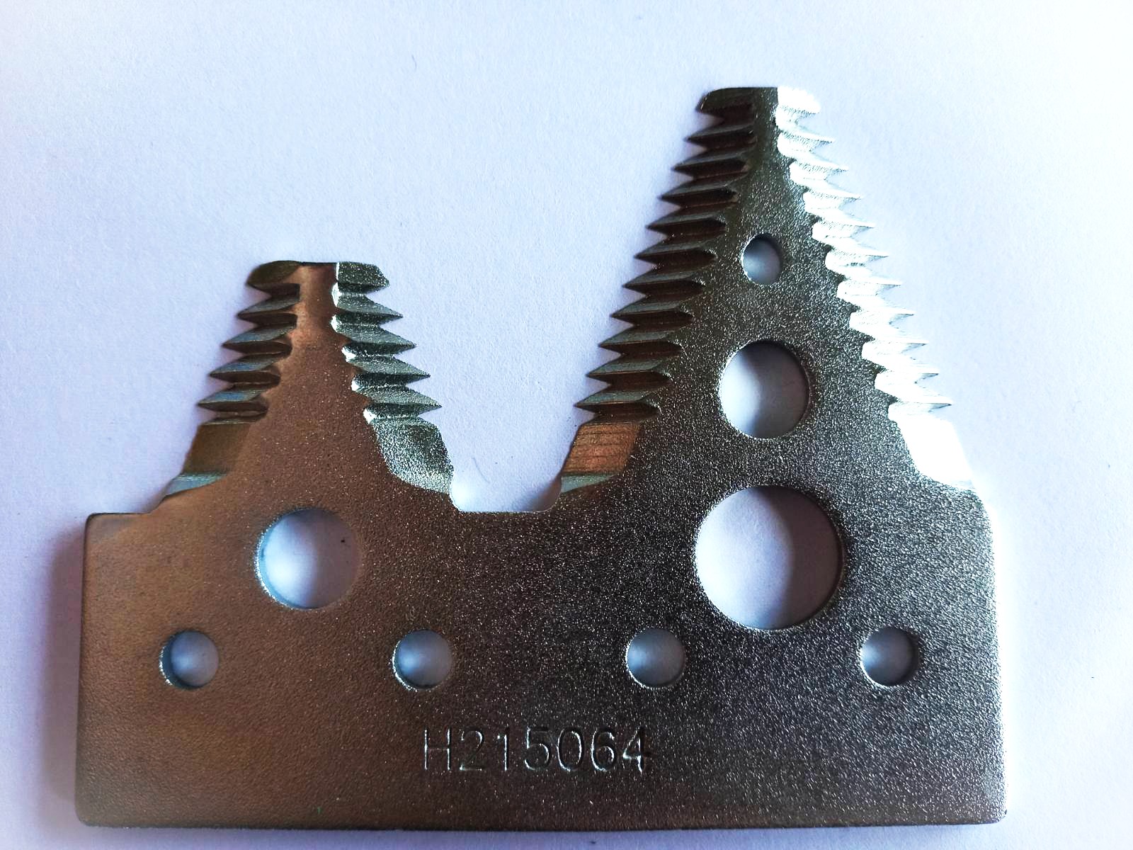 H215064 Podwójny segment noża żniwiarki (duże wycięcie) John Deere (XMP)